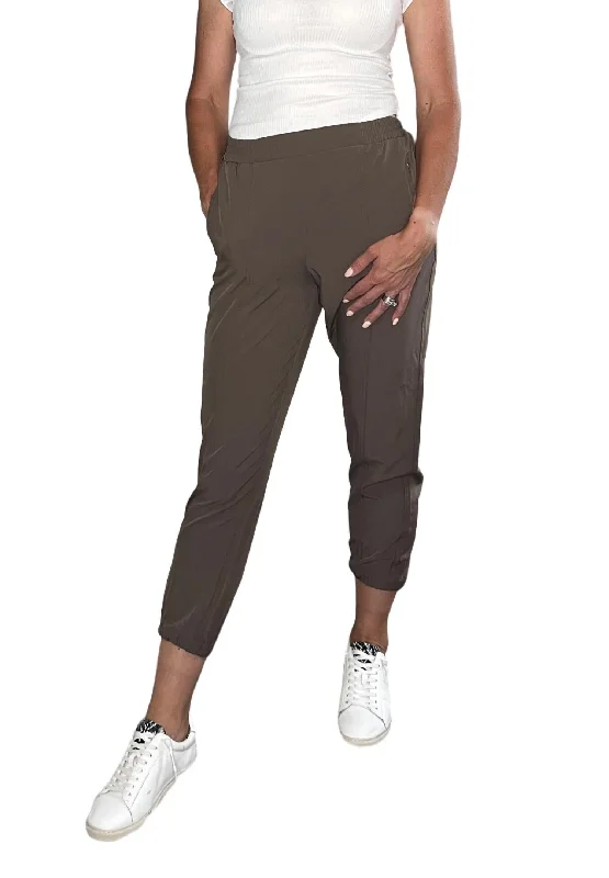 Women’s zipper pants for added style -In The Moment Jogger In Mushroom