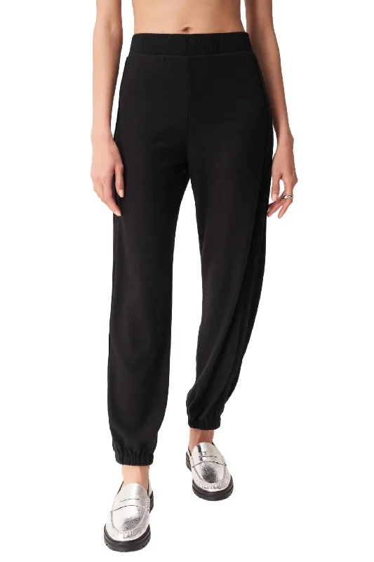 Women’s slimming pants for figure-flattering fit -Just Relax Cozy Jogger In Black