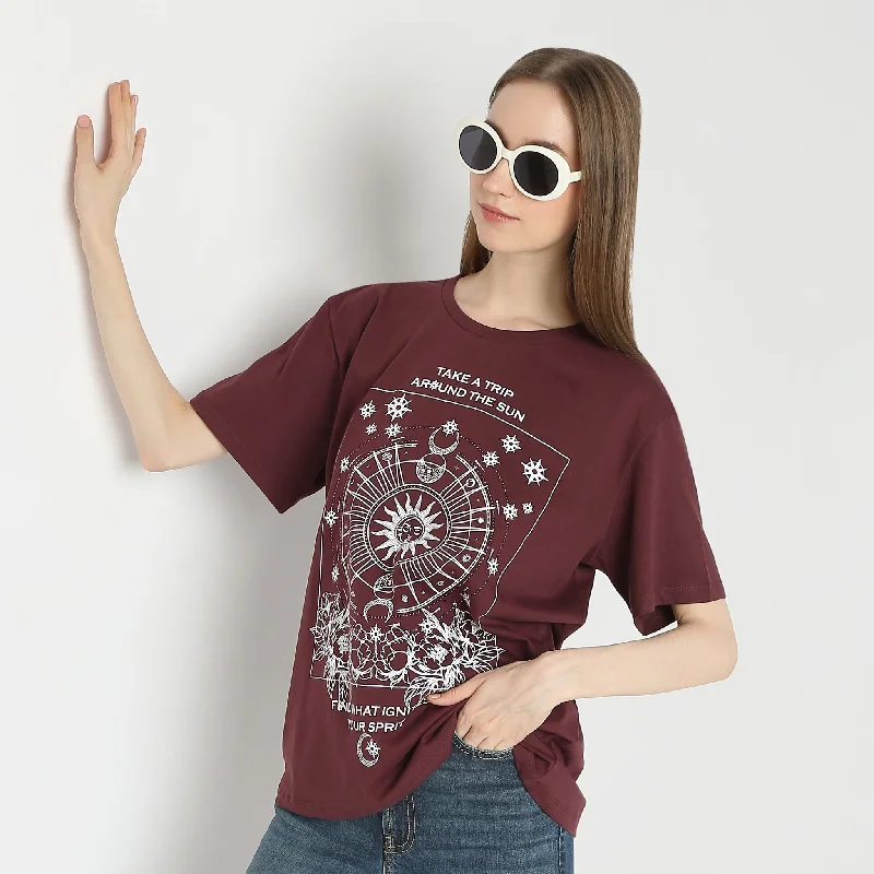 Women’s velvet tops for luxury fashion -Oversize Graphic T-Shirt