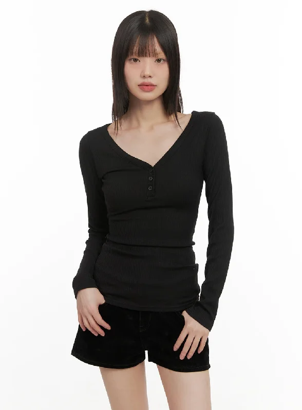 Women’s button-up shirts for chic style -Slim-Fit Buttoned V-Neck Top CD425