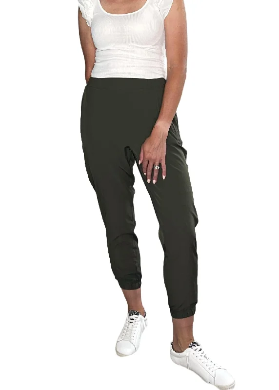 Women’s chino trousers for laid-back fashion -In The Moment Jogger In Olive