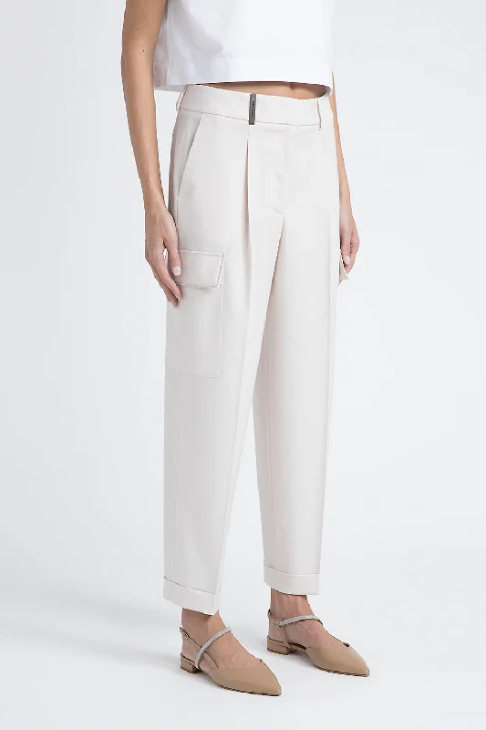 Women’s wide-leg denim pants for relaxed look -Carrot trousers in technical wool twill